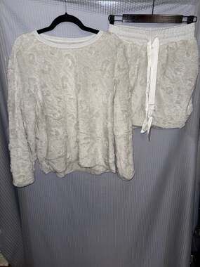 Victoria's Secret Plush Leopard Print Lounge Set